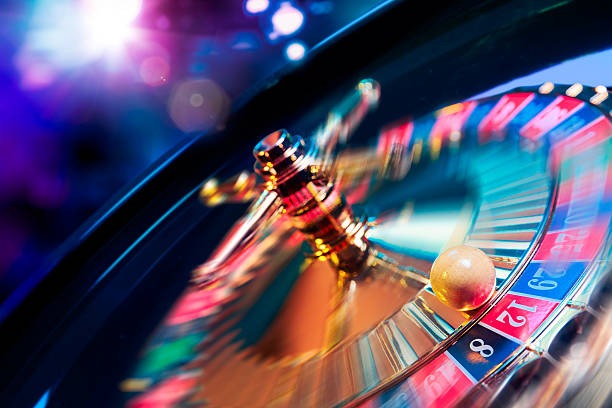 akong cuan platform interface showing slot games and live casino options
